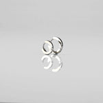 Hopeiset huggies korvakorut