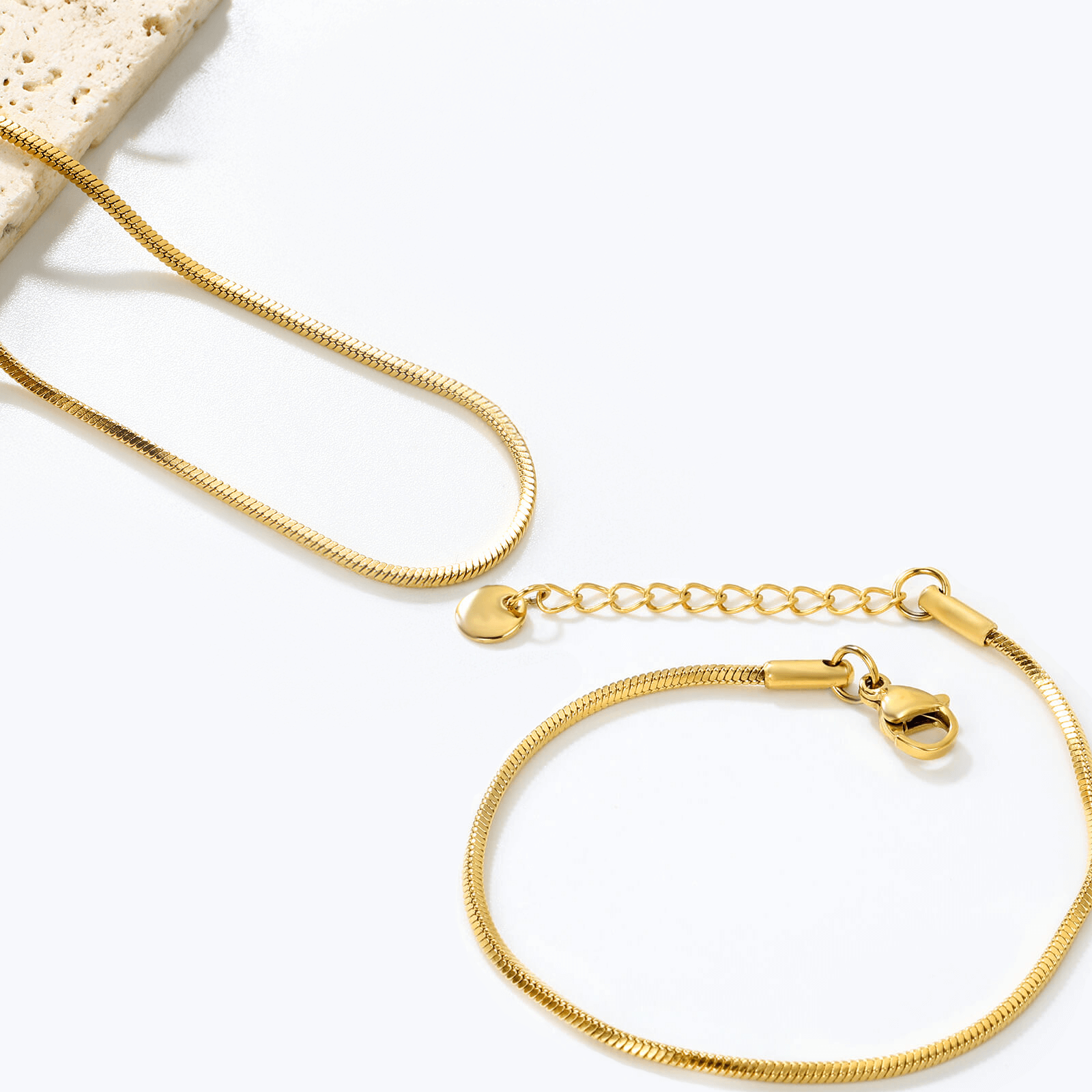 Ivy kullattu naisten kaulakoru ja rannekoru Madoww brändiltä