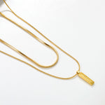 Vedenkestävä hypoallerginen kullattu kaulakoru setti jossa kaksi kaulakorua. Madoww brändi.
