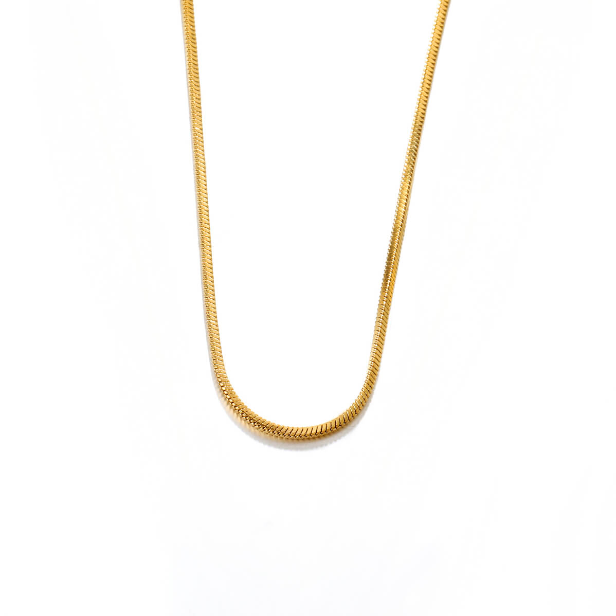 Kestävä hypoallerginen kullattu kaulakoru madoww brändiltä