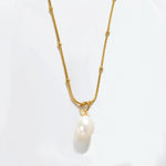 Kullattu helmikaulakoru