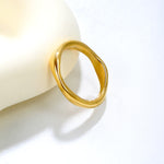 Kullattu madowwn vedenkestävä sormus aaltoileva muotoilu