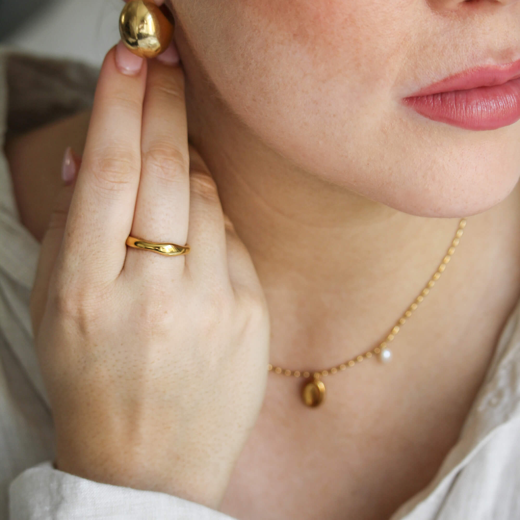 Kullattu vedenkestävä sormus