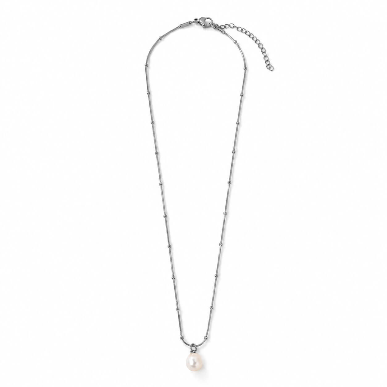 Luna necklace with a fresh water pearl